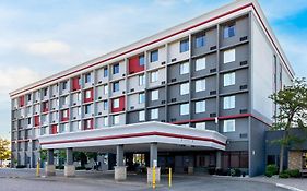 Best Western Plus Pearson Airport 3*